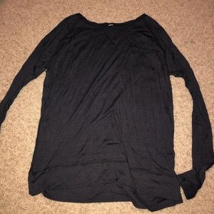 Black long sleeve lululemon shirt